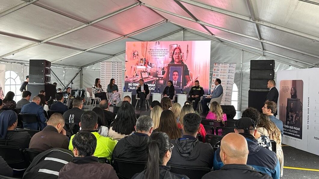 Campaign launch press conference with the National Road Safety Agency, Cali and Bogota Secretary of Mobility.